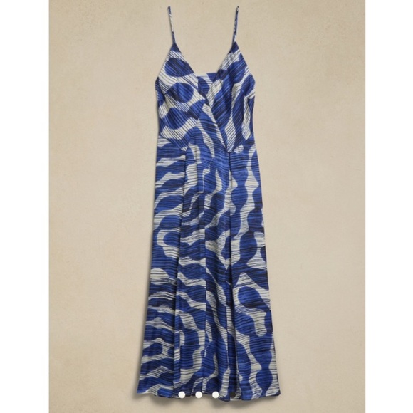 Banana Republic - Satin Bandeau Maxi Dress - Picture 5 of 9